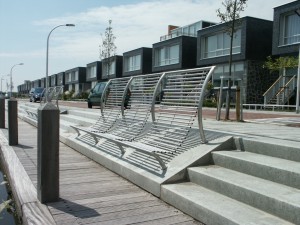 Straatmeubilair maatwerk: Havenzitjes roestvast staal op maat